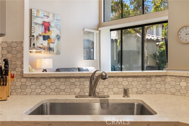 79822 Olympia Fields, La Quinta CA: https://media.crmls.org/medias/c0fff0f3-5967-4dde-b52b-9d737a36cead.jpg