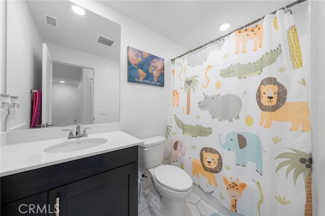 710 S Grable Circle, Orange CA: https://media.crmls.org/medias/c100aaa4-2e36-4f53-90c4-a7d99e972250.jpg