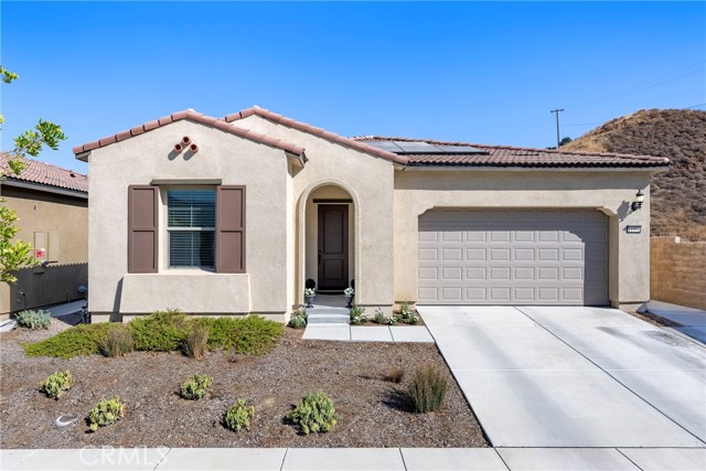 Detail Gallery Image 3 of 66 For 11976 Discovery Ct, Corona,  CA 92883 - 2 Beds | 2 Baths