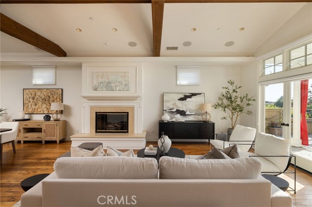 633 Rockford Road, Corona del Mar CA: https://media.crmls.org/medias/c1025818-9cd8-4b17-9311-ead13e3da8f5.jpg