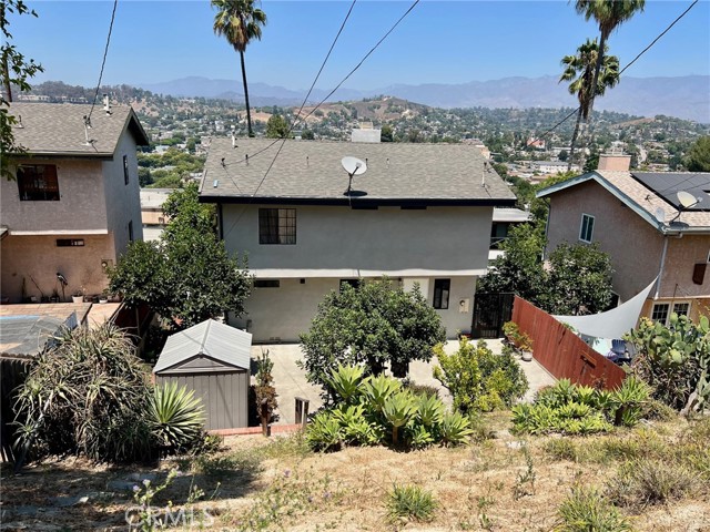 2717 Chadwick Circle, Los Angeles CA: https://media.crmls.org/medias/c102b43b-01ad-4e29-8225-58d611a94194.jpg