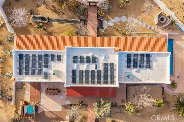 7423 Juniper Road, Joshua Tree CA: https://media.crmls.org/medias/c104e96e-04c0-40df-b793-d3589b7ef8c3.jpg