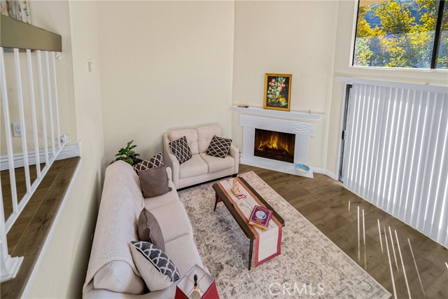 Detail Gallery Image 6 of 11 For 5412 Las Virgenes Rd, Calabasas,  CA 91302 - 3 Beds | 2/1 Baths