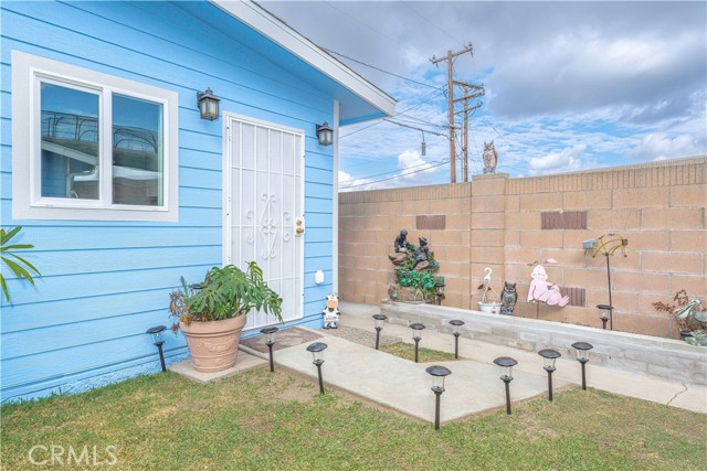 Detail Gallery Image 4 of 22 For 13613 Silverbow Ave, Norwalk,  CA 90650 - 1 Beds | 1 Baths