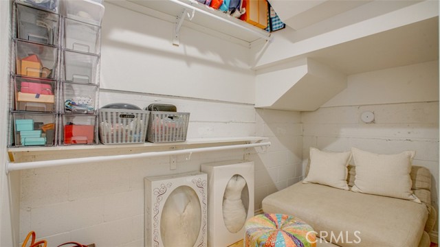 22914 Gershwin Drive, Woodland Hills CA: https://media.crmls.org/medias/c1053d85-6718-4fa1-8dc9-4677ff4c8d55.jpg