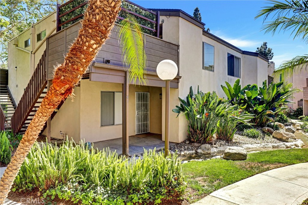 1466 Cabrillo Park #C