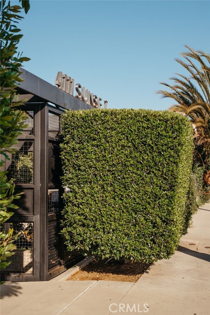 4111 W Sunset Boulevard, Los Angeles CA: https://media.crmls.org/medias/c1059224-2cd1-483a-88b0-18fce159fb13.jpg