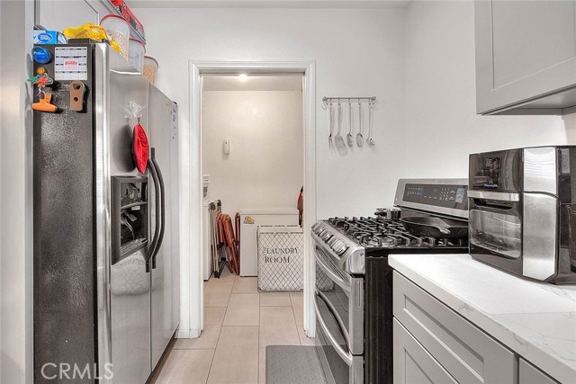 Detail Gallery Image 13 of 44 For 355 E Century Bld, Los Angeles,  CA 90003 - 2 Beds | 1 Baths