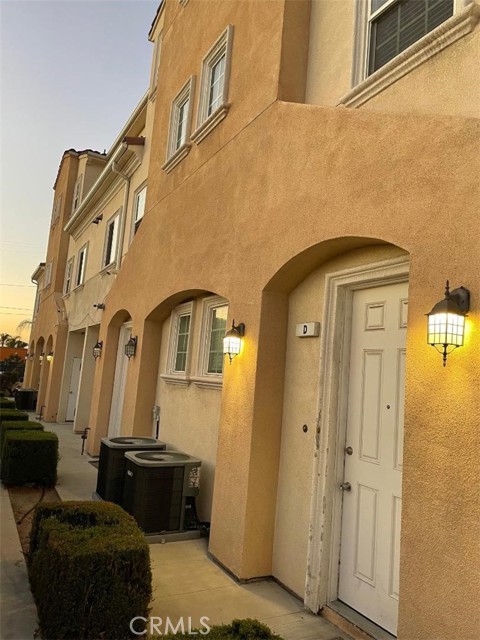 926 W. La Jolla Street, Placentia CA: https://media.crmls.org/medias/c105d3b1-9fb8-4c39-aa15-41adafa7a2e6.jpg
