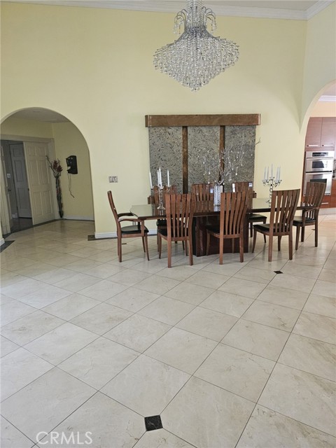 3946 Knobhill Drive, Sherman Oaks CA: https://media.crmls.org/medias/c1079a61-e8f1-42c0-b622-f870e360ffc2.jpg