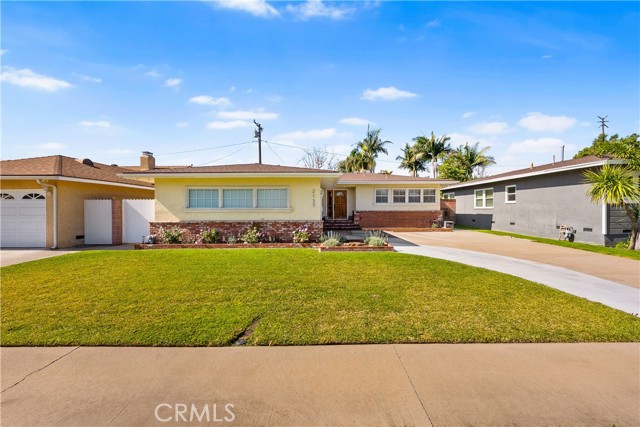 Detail Gallery Image 4 of 42 For 2137 Ostrom, Long Beach,  CA 90815 - 3 Beds | 2 Baths