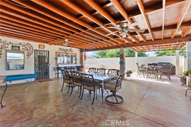 Detail Gallery Image 8 of 36 For 25479 Los Flores Dr, San Bernardino,  CA 92404 - 4 Beds | 2 Baths