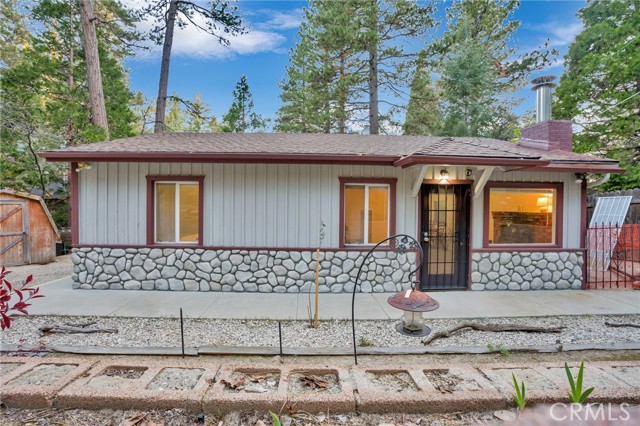 Detail Gallery Image 3 of 22 For 32159 Cove Cir, Running Springs,  CA 92382 - 2 Beds | 1 Baths