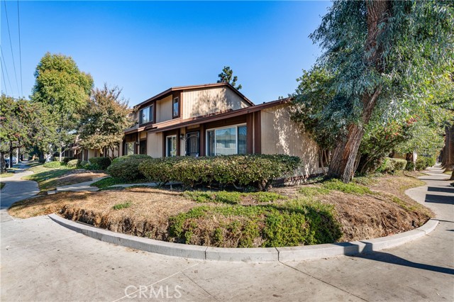 Detail Gallery Image 1 of 23 For 8702 Willis Ave, Panorama City,  CA 91402 - 2 Beds | 1/1 Baths