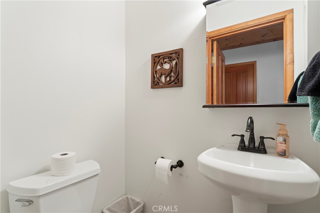 https://media.crmls.org/medias/c10a659d-9939-423b-ad87-1efd90ea08ca.jpg?preset=X-Large