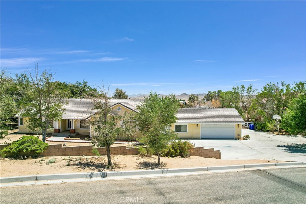 27679 River Rock Road, Helendale, CA 92342