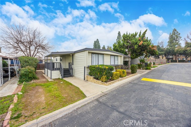 Detail Gallery Image 5 of 23 For 1350 San Bernardino Rd #187,  Upland,  CA 91786 - 3 Beds | 4 Baths