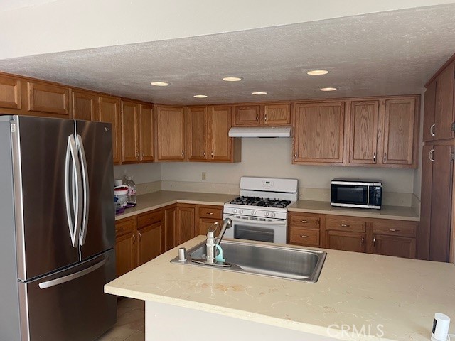 4666 Pinecrest, Huntington Beach CA: https://media.crmls.org/medias/c10bba06-e46c-4234-a2ce-89972fe030d5.jpg