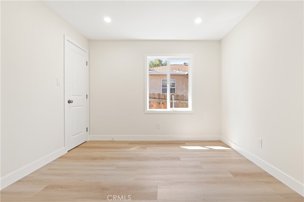 https://media.crmls.org/medias/c10bcddb-6630-4ca2-bcf9-c5fe366840d4.jpg?preset=X-Large
