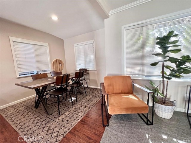 Detail Gallery Image 8 of 30 For 6944 Aura Ave, Reseda,  CA 91335 - 3 Beds | 2 Baths