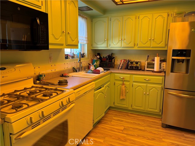 Detail Gallery Image 8 of 20 For 3327 Eckleson, Lakewood,  CA 90712 - 2 Beds | 1 Baths