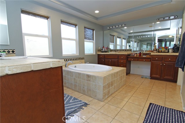 Detail Gallery Image 27 of 41 For 17634 Wren Dr, Canyon Country,  CA 91387 - 5 Beds | 4 Baths