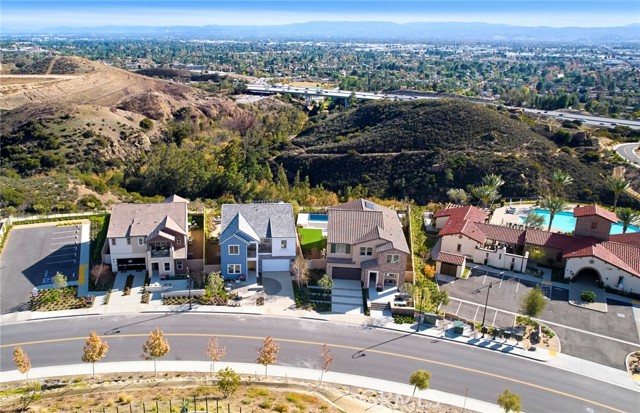 Detail Gallery Image 25 of 29 For 21156 Poema Pl, Chatsworth,  CA 91311 - 5 Beds | 5/2 Baths