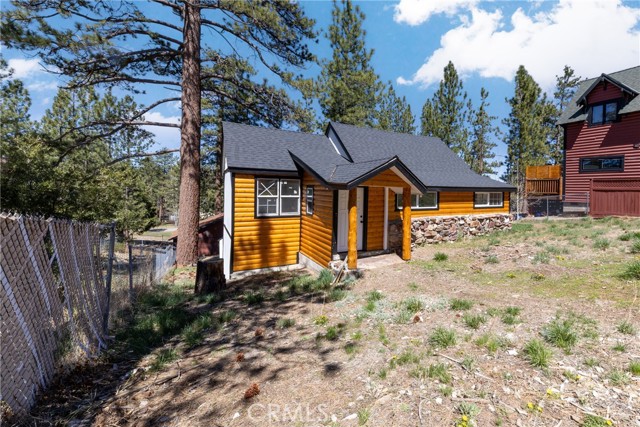 40085 Forest Road, Big Bear Lake CA: https://media.crmls.org/medias/c10d30b3-bf3c-45bc-813e-a12aceaf496a.jpg