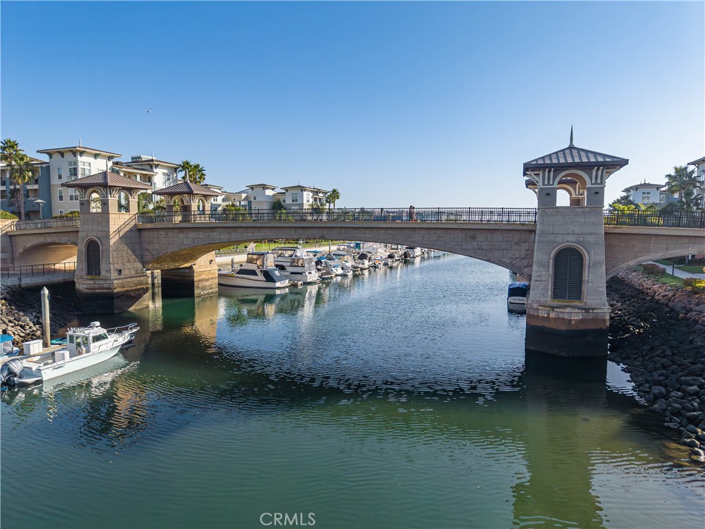 https://media.crmls.org/medias/c10d6443-5c94-4bac-8b37-3cc4d7887a13.jpg?preset=X-Large