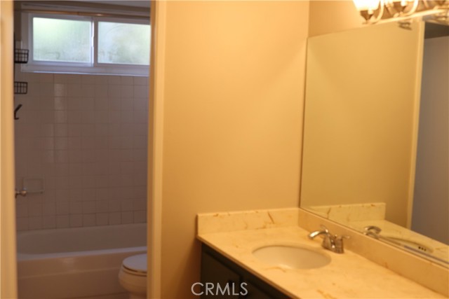 2410 Justin Avenue photo 10