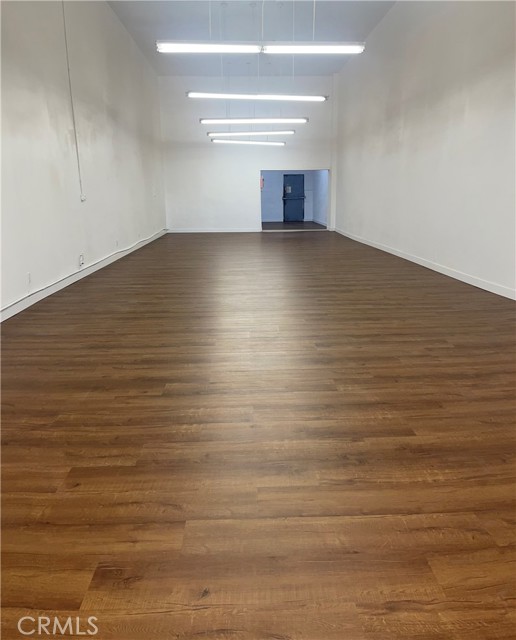 1544 E Florence Avenue, Los Angeles CA: https://media.crmls.org/medias/c10dabca-8acf-430a-baca-b6402454ec02.jpg