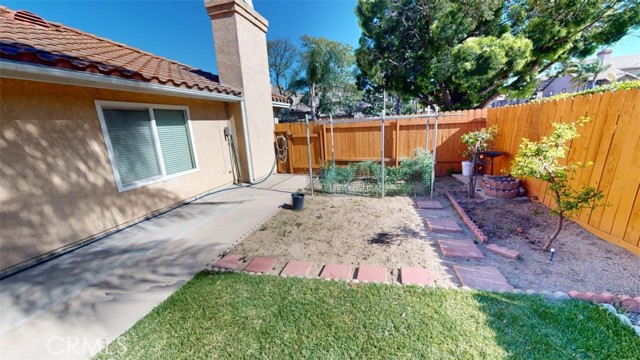 Detail Gallery Image 17 of 20 For 2901 Wimbledon Dr, Corona,  CA 92879 - 3 Beds | 2 Baths