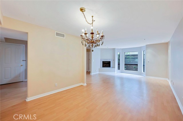1161 SPAZIER Avenue, Glendale CA: https://media.crmls.org/medias/c10db924-89ad-4ad6-bfc3-ba0d5ed0f7ea.jpg
