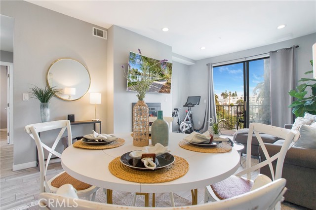 Detail Gallery Image 1 of 1 For 555 Maine Ave #307,  Long Beach,  CA 90802 - 2 Beds | 2 Baths