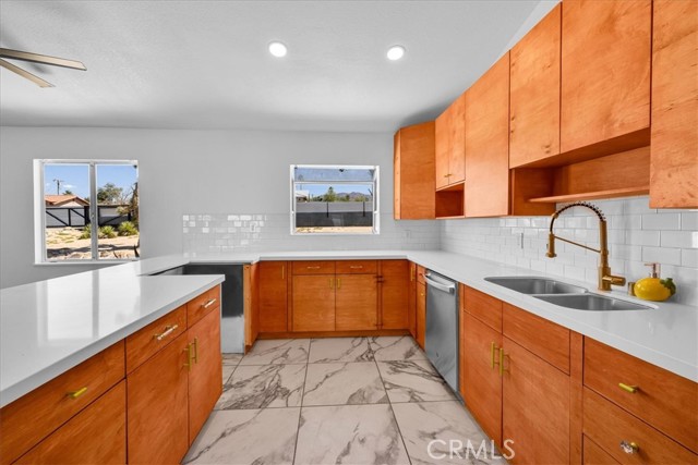 73028 Manana Drive, 29 Palms CA: https://media.crmls.org/medias/c10e8ba2-35de-4167-a26e-d85d74c62fa8.jpg