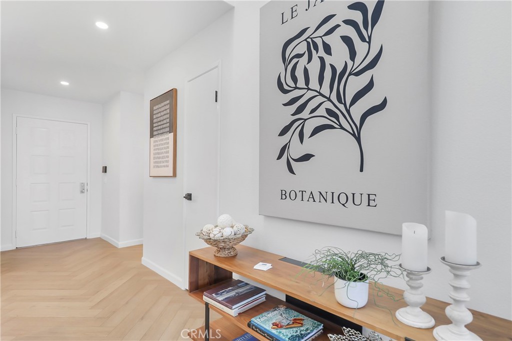 MLS #OC25168664 img 6