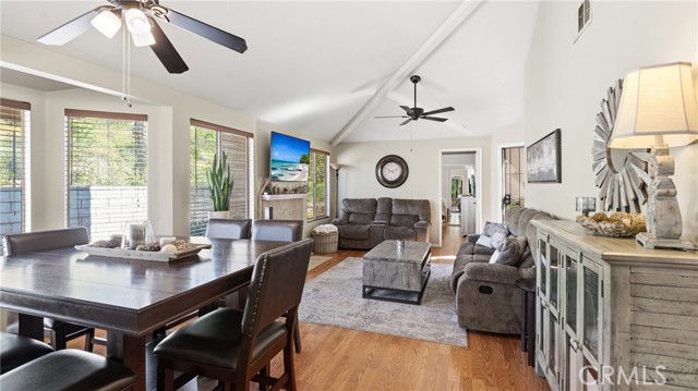 Detail Gallery Image 2 of 21 For 22921 Banyan #265,  Saugus,  CA 91390 - 3 Beds | 2 Baths