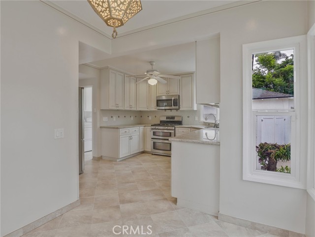 1017 Cordova Avenue, Glendale CA: https://media.crmls.org/medias/c10f9373-2a65-4b21-8c82-7ff9a090923b.jpg