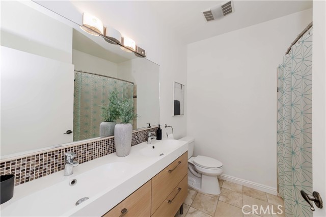 Detail Gallery Image 12 of 16 For 533 S St Andrews Pl #304,  Los Angeles,  CA 90020 - 1 Beds | 1 Baths