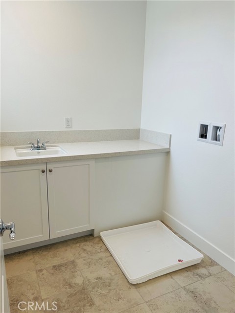 Detail Gallery Image 10 of 21 For 28526 Damson, Saugus,  CA 91350 - 5 Beds | 4 Baths