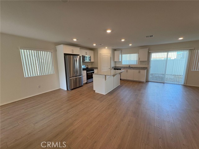 Detail Gallery Image 3 of 26 For 14042 Starlene St, Moreno Valley,  CA 92555 - 4 Beds | 2/1 Baths