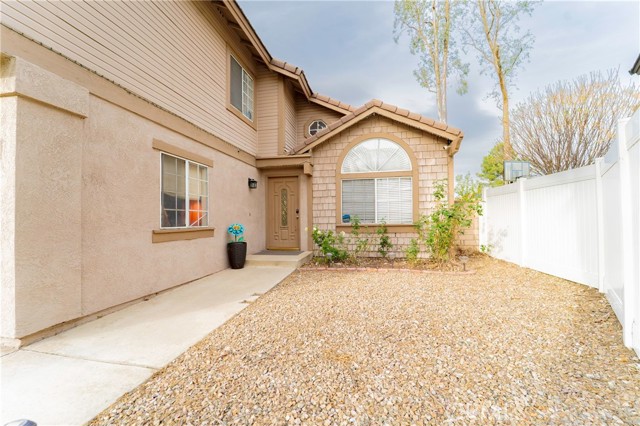 13584 Sutter Court, Fontana CA: https://media.crmls.org/medias/c11445ec-e0c3-4e26-a556-1cf80aae0ff7.jpg