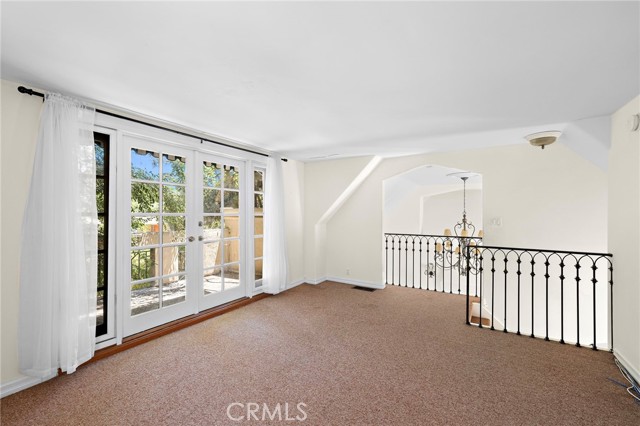 1181 Old Mill Rd, San Marino CA: https://media.crmls.org/medias/c1152ff3-d5a4-4e4f-91bd-b90f2b8f2d85.jpg