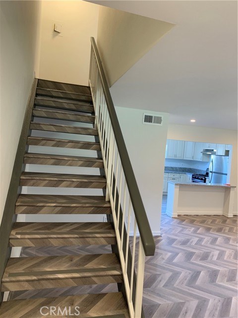 Detail Gallery Image 5 of 24 For 19234 Hamlin, Reseda,  CA 91335 - 3 Beds | 2 Baths