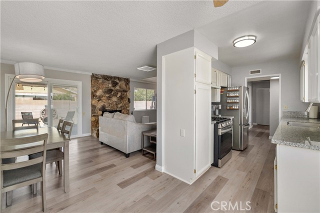 Detail Gallery Image 14 of 36 For 42707 52nd St, Lancaster,  CA 93536 - 3 Beds | 2 Baths