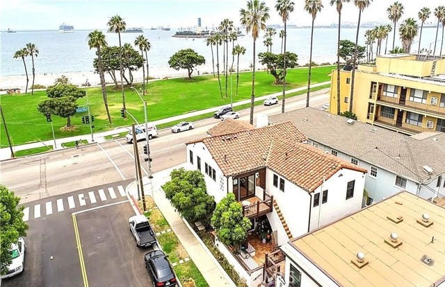 Detail Gallery Image 3 of 30 For 3535 E Ocean Ave, Long Beach,  CA 90803 - 2 Beds | 2 Baths
