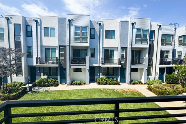 321 Placemark, Irvine CA: https://media.crmls.org/medias/c1183c7e-245e-43c3-9705-407c65d5ab80.jpg