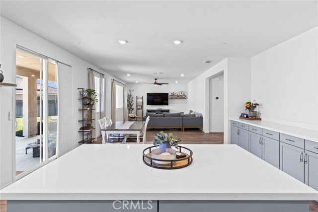Detail Gallery Image 10 of 36 For 1815 Chelsea Ct, Plumas Lake,  CA 95961 - 5 Beds | 3 Baths