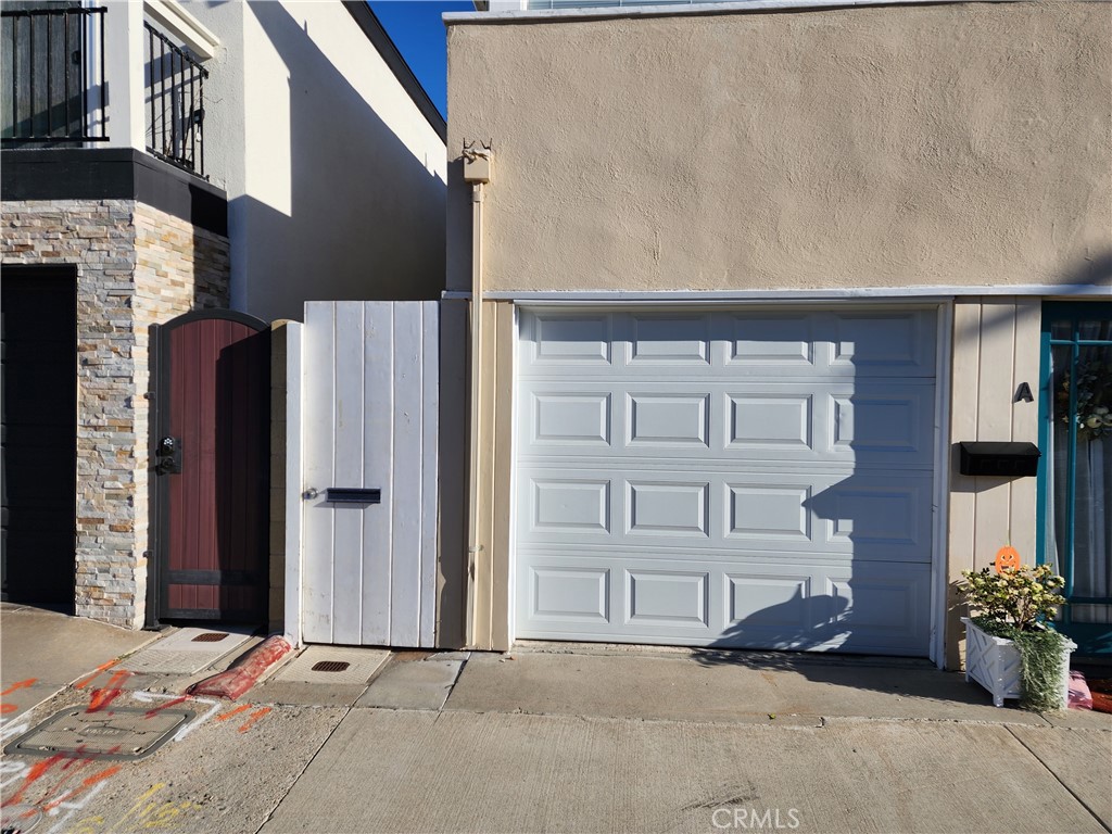 1204 E Balboa Boulevard B, Newport Beach, CA 92661