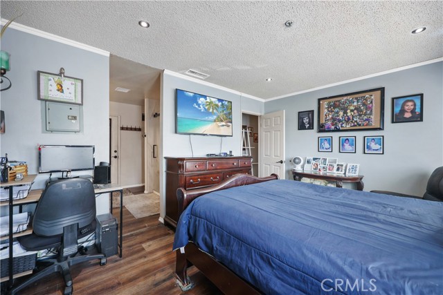 Detail Gallery Image 15 of 23 For 9317 Elm Vista Dr #9,  Downey,  CA 90242 - 3 Beds | 3 Baths